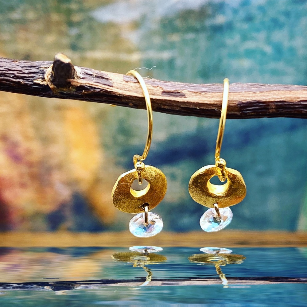 Matana handmade 24k gold and crystal earrings - Picture 1 of 6